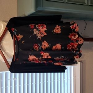 Le Lis floral top size M